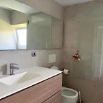 Modern 3 Bedroom Situated In Luxury Beachfront Gated Community Daire *