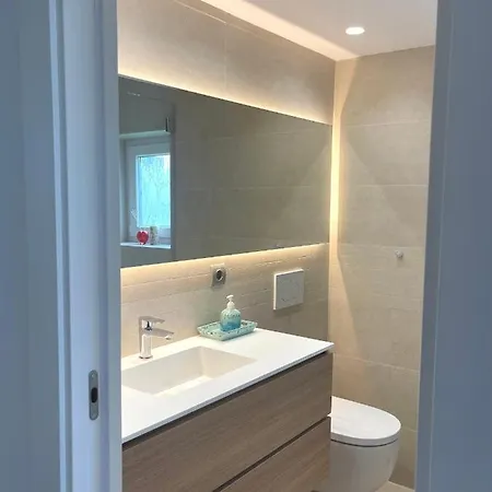 Modern 3 Bedroom Situated In Luxury Beachfront Gated Community *