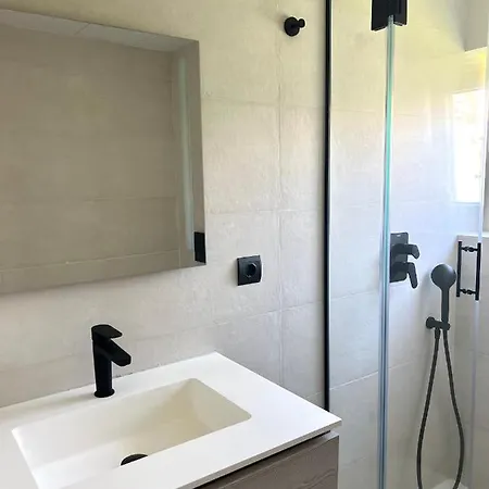 Modern 3 Bedroom Situated In Luxury Beachfront Gated Community Apartament Torremolinos