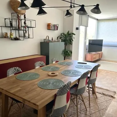 Apartment Modern 3 Bedroom Situated In Luxury Beachfront Gated Community *