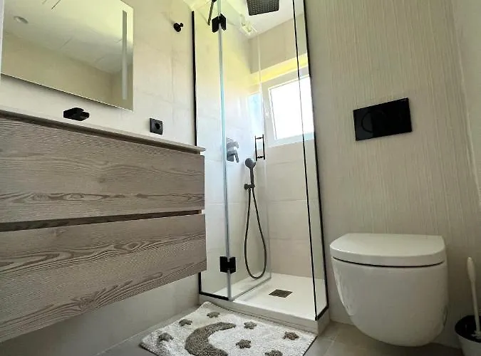 Apartment Modern 3 Bedroom Situated In Luxury Beachfront Gated Community